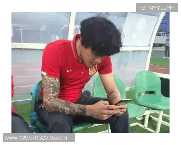 足球明星难民纹身背后的故事与意义探讨