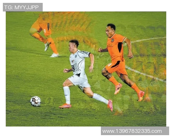 足球明星大个子如何在绿茵场上展现力量与技巧的完美结合 足球明星大个子如何在绿茵场上展现力量与技巧的完美结合